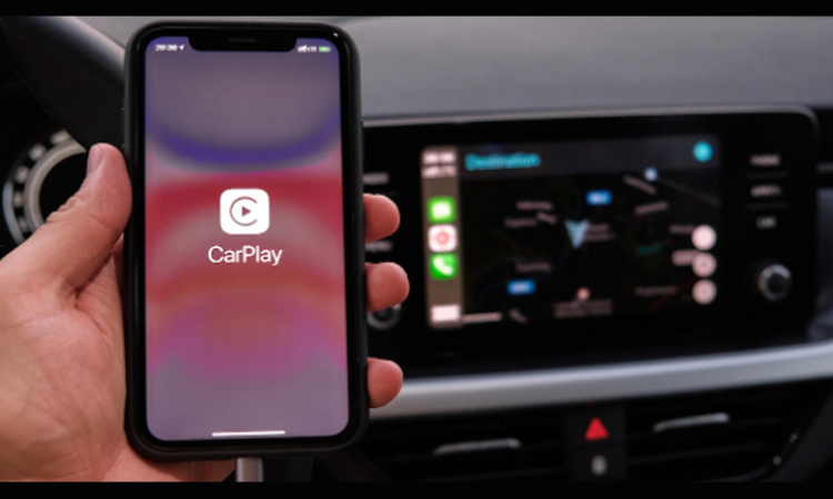 CarPlay Hack Puts Drivers at Risk of Distraction and Spy